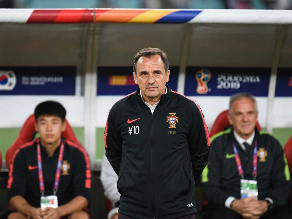 国足新帅难觅大牌 预算紧缩成选帅难题